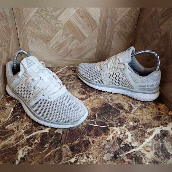 Reebok women's classic running gray shoes size 6.5.     192 - Picture 1 of 11